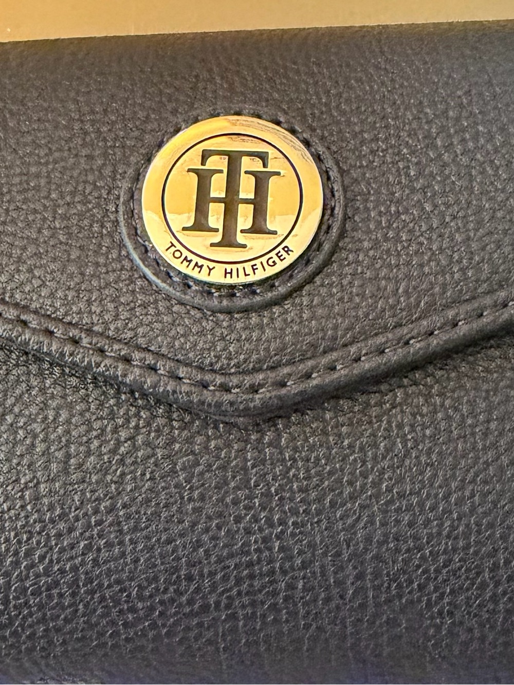 Tommy Hilfiger Navy Pebble Leather Wallet with silver Logo Coin